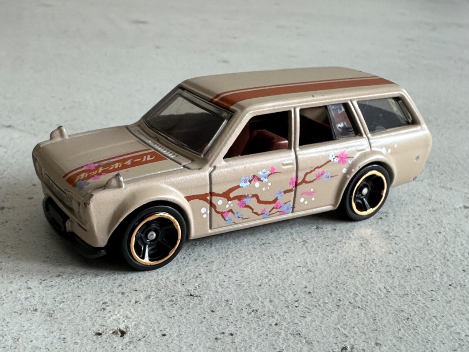 Hot Wheels DATSUN BLUEBIRD WAGON 510 Nightburnerz Loose with Protector