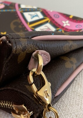 Auth Louis Vuitton Monogram Vivienne Holidays Xmas Pink Double Zip
