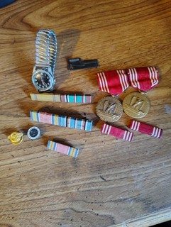 WORLD WAR 2 NAMED MEDALS WATCH PINS & MORE GROUPING ORIGINAL ITEMS