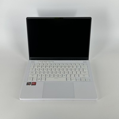 Asus ROG Zephyrus G14 GA402 14 QHD+ 3.3 GHz Ryzen 9 6900HS 40GB 1TB AMD RX 6700S