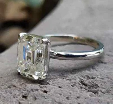 2.75Ct Certified Emerald Cut Diamond Solitaire Ring.Great luster.No Tarrifs