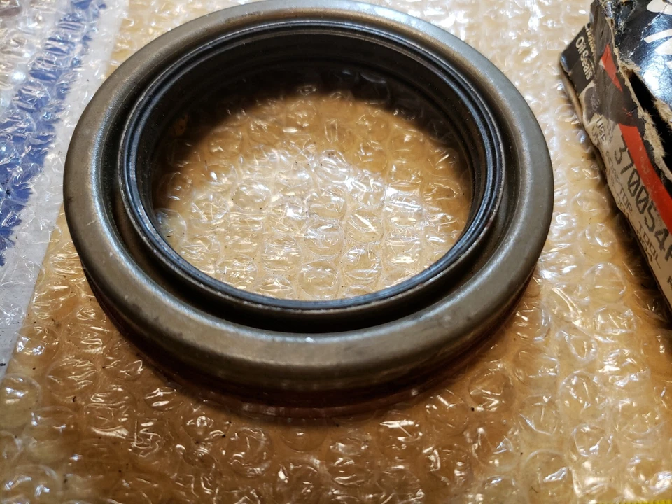 NOS National 370054A (FORD 81-99) Front Wheel Seal FREE SHIPPING!!! - Image 2 of 4