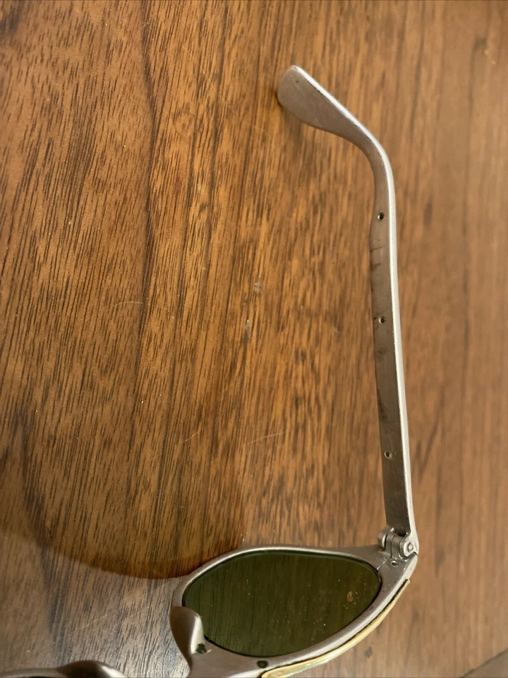 Винтажная серебряная и золотая оправа для солнцезащитных очков Tura - Изображение 3 из 4