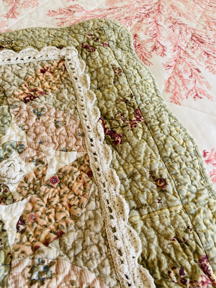 Almohada acolchada grande diseño hoja floral algodón multicolor farsa. Foto 3 de 4