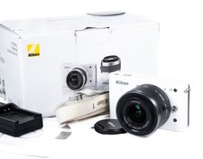 Nikon 1 J1 Mirrorless Camera & 10-30mm Lens Kit Boxed 64GB SD Memroy Card