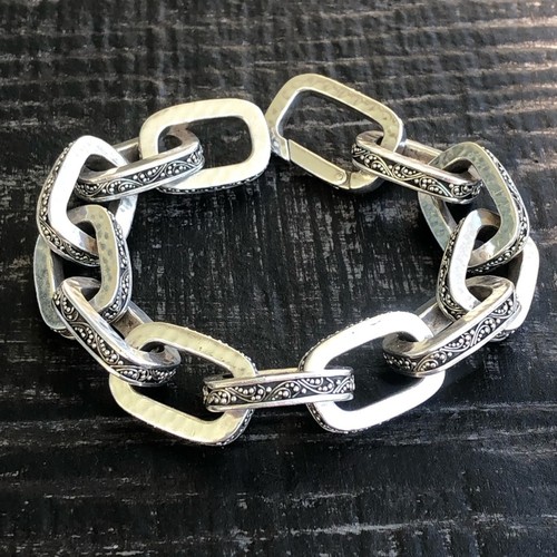 Pulsera granulada oxidada de eslabones martillados de plata de ley de gran tamaño LOIS HILL - Imagen 8 de 16
