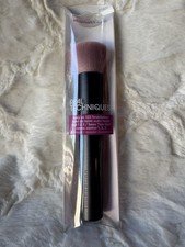 Real Techniques Foundation Brush 01901 New