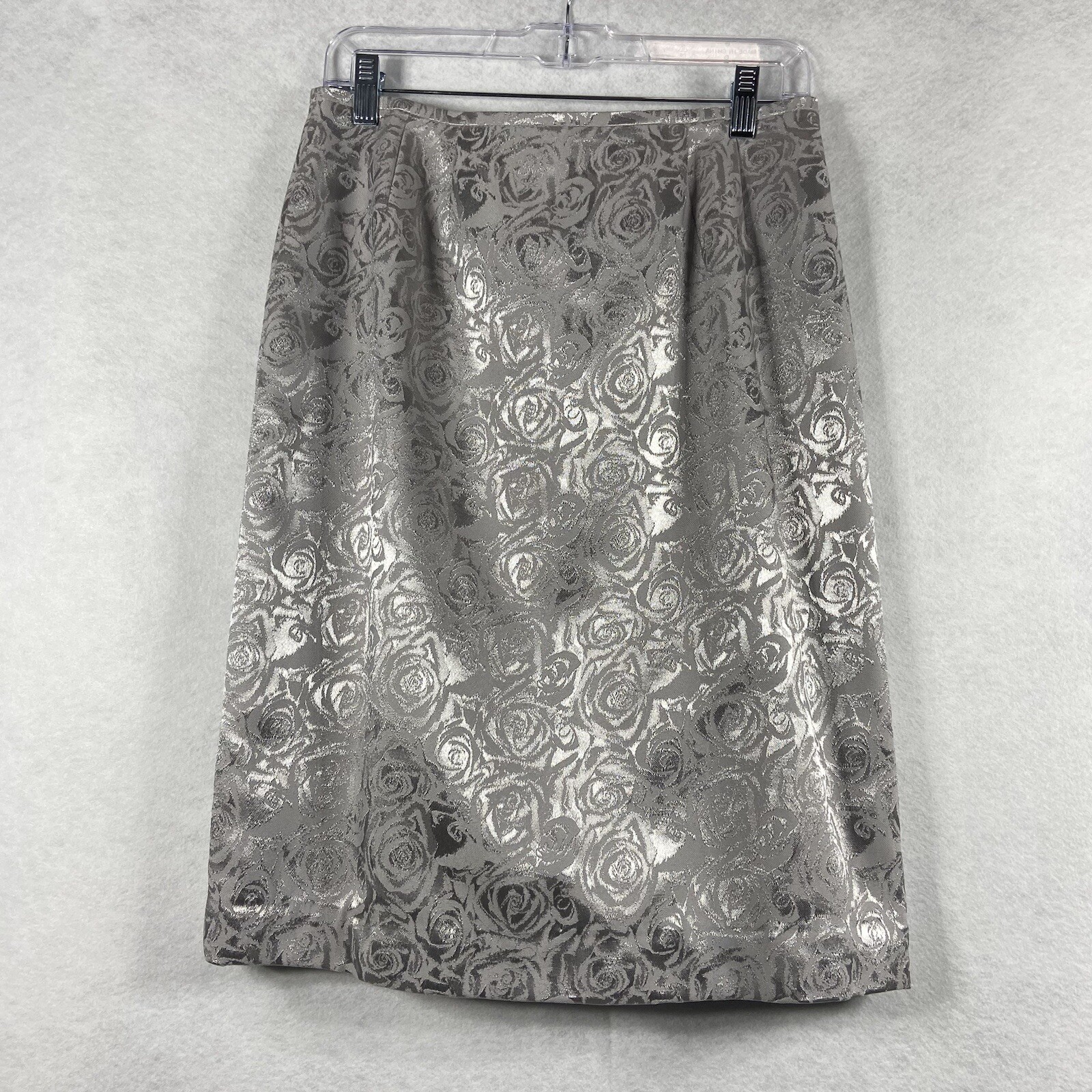 Le Suit 2PC Skirt Suit Women’s 8 Silver Double Breast Quilted Bow Shiny