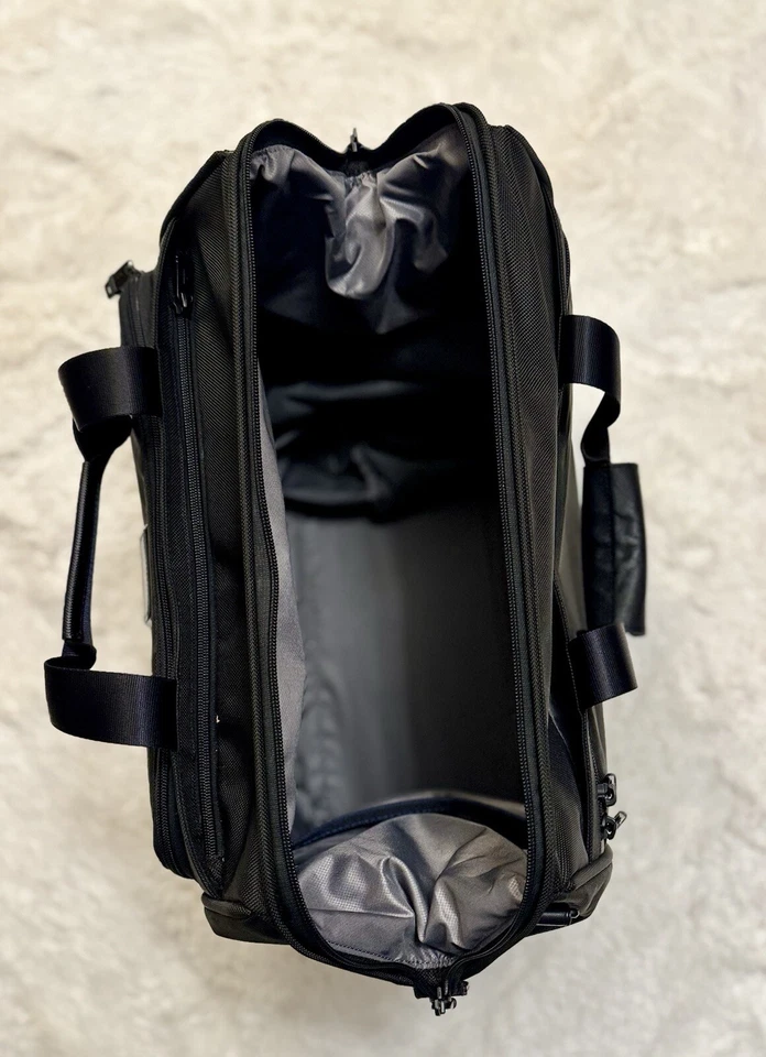 Tumi 22126 Alpha 2 oft Carry-On Unisex Duffel Bag - Black - Image 4 of 4