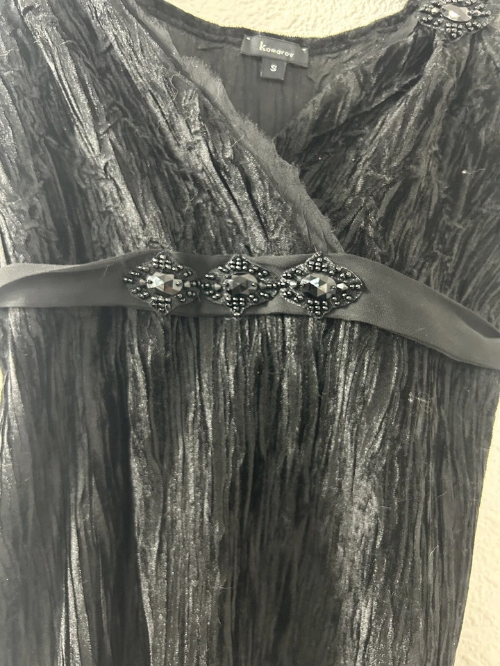 Camiseta sin mangas Komarov para mujer Babydoll talla S negra arrugada cuello en V Y2k cuentas capricho bruja gótica Foto 4 de 4