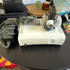 Microsoft Xbox 360 120gb White Home Console with Power Supply & AV Cable
