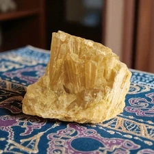 Shamash’s Divine Radiance – Sacred Talisman of Mesopotamian Power