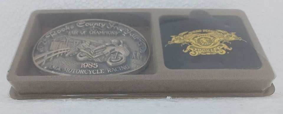 Fivela Rooks County Free Fair Champions 1985 AMA apresentação de corrida de motocicleta - Imagem 2 de 4