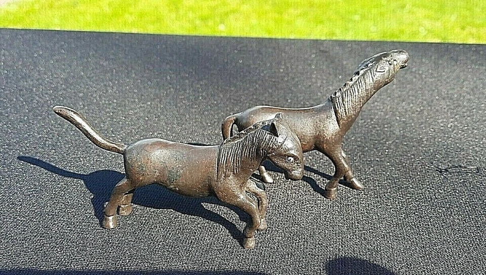 Ótimo par antigo de cavalos chineses antigos originais de bronze anteriores a 1800 - Imagem 2 de 4