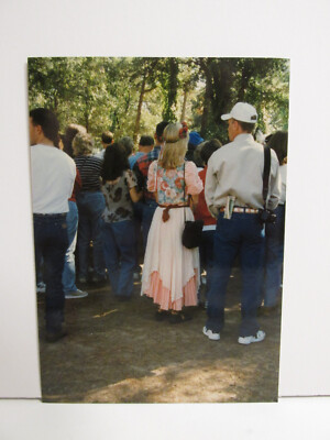 1980S VINTAGE FOUND PHOTOGRAPH COLOR ART PHOTO RENAISSANCE FAIR GUESTS CROWD