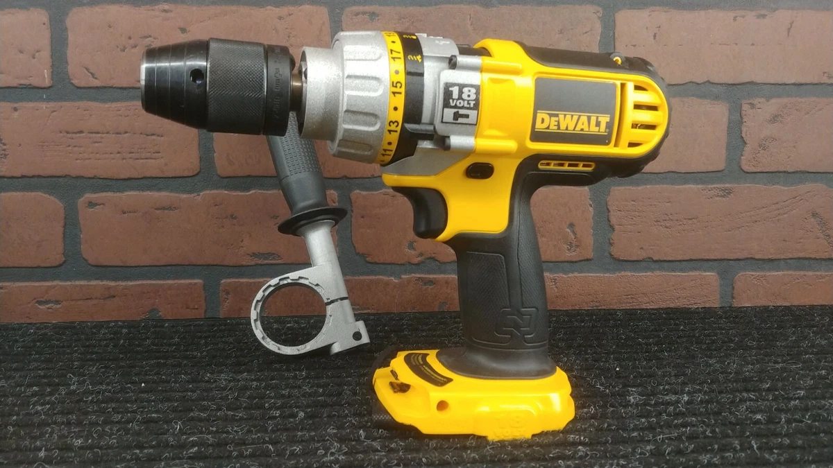 Image of DeWalt DC927 hammer drill/driver