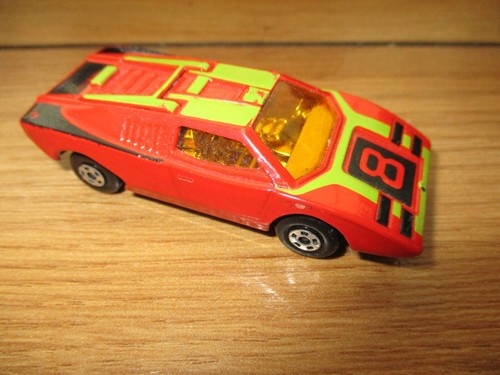 VINTAGE MATCHBOX LAMBORGHINI COUNTACH 
