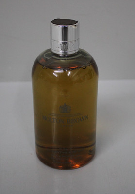 Molton Brown - Sonnenbeschienene Clementine & Vetiver Bade- und Duschgel 300ml