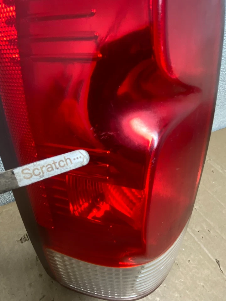 2005 a 2009 Pontiac Montana / Uplander driver esquerdo lanterna traseira Lh fabricante de equipamento original V0102 DW - Imagem 3 de 4