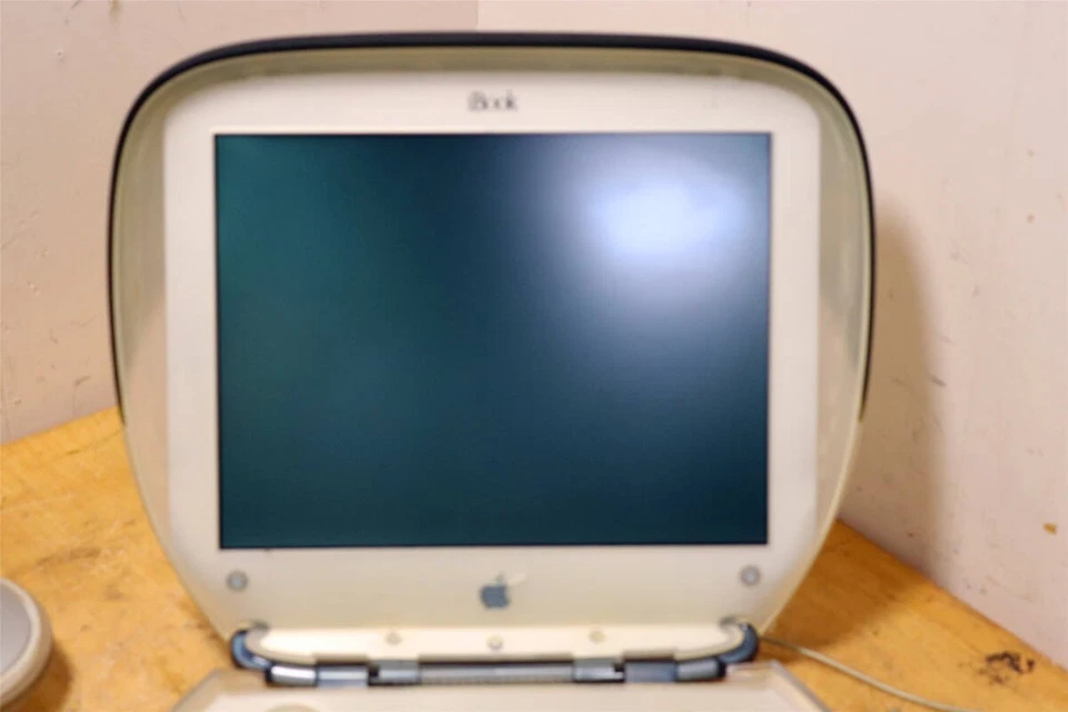 Apple iBook G3  DVD AC100V #2307 - Image 3 of 4