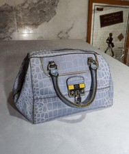 Borsa Guess Los Angeles 1981 azzurra effetto cocco con dettagli vintage