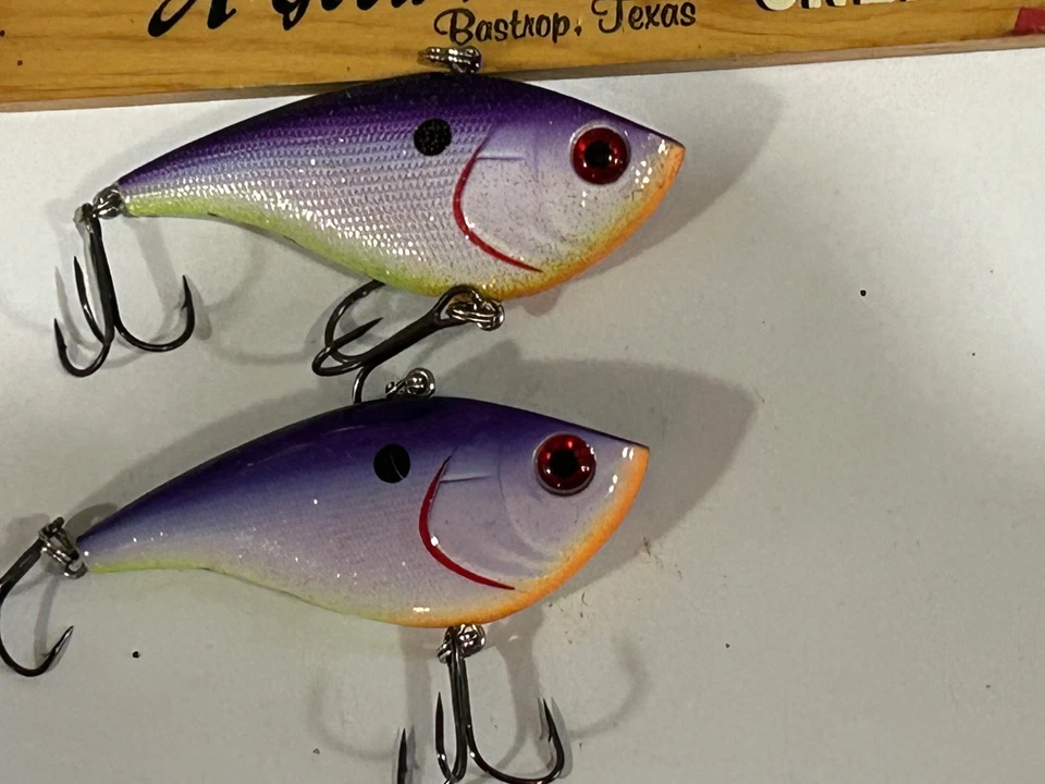 LOTE DE 2 Xcalibur Xr75 Royal Shad CRANKBAIT APAREJOS CAJA ENCONTRAR SEÑUELOS DE PESCA LEER Foto 4 de 4