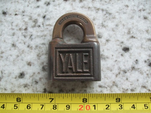 DECORATIVE BRASS YALE PADLOCK - Picture 2 of 2