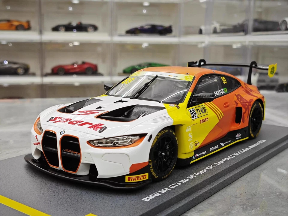 SPARK 1:18 BMW M4 GT3 Favs 2024 Macau GT Race Simulation Resin Car Model - Image 4 of 4