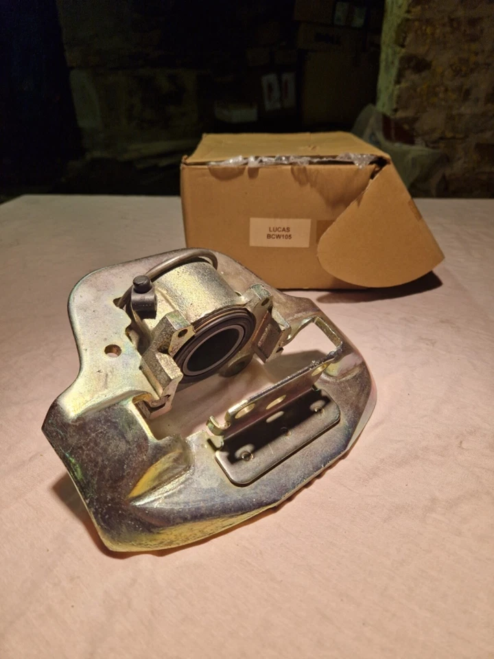 Pinza freno delantera derecha peugeot 504 Foto 3 de 3