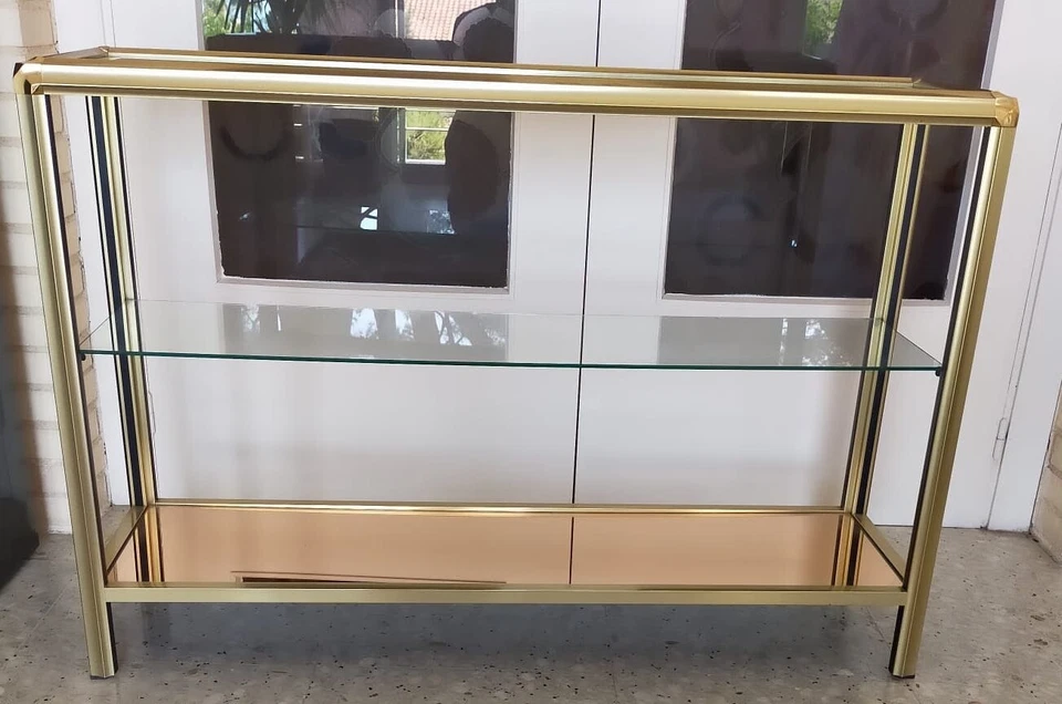 Consola recibidor estructura metal (latón) con estantería de cristal y espejo - Imagen 2 de 3