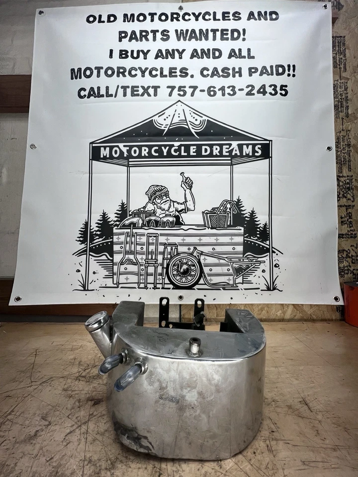 Tanque de aceite cromado Paughco 746C para marcos de 5 velocidades Harley Davidson  Foto 2 de 4