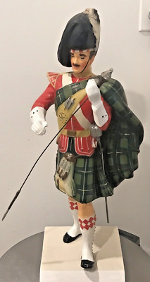 Vintage 20  DEWAR S Highlander Figurine Scotch Statue by Display Master inc
