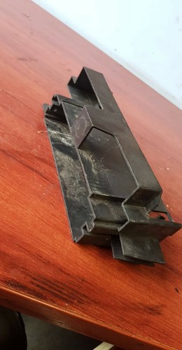 Mercedes E-Klasse W211 Motorsteuergerät Halter A2115452240