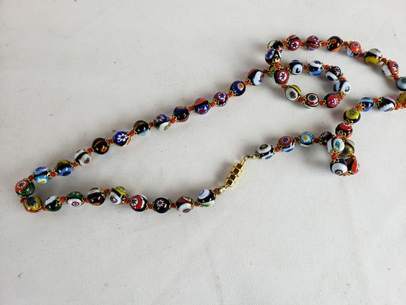 Hand painted porcelain necklace, great details, chinese ca. 1990s