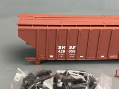 HO Accurail Kit No.6510 BNSF PS 4750 Grain Hopper HO2865