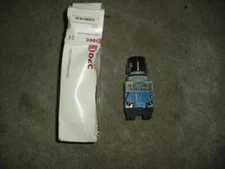 IDEC ALW29911-R-12V Pushbutton