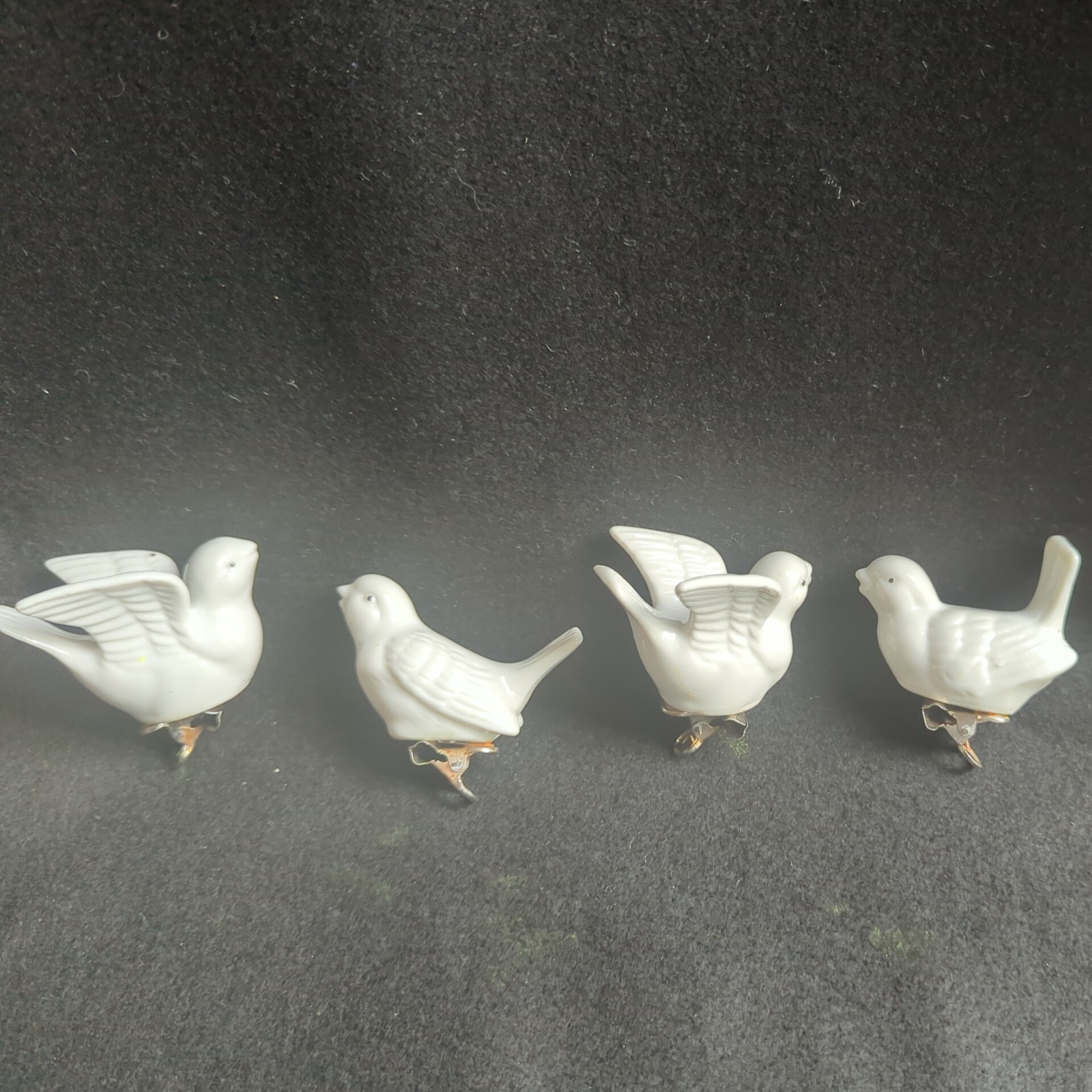 Set of 4 Vintage White Ceramic Birds w/ Attached Clips, Very Good Used Condition