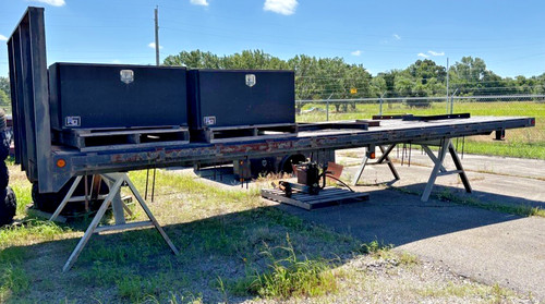 truck flatbed with boxes 25 foot long x 8 foot 3 inches wide