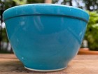 vintage 1945-49 Pyrex Primary color BLUE 1 1/2 Pt #401 Nice, Clean — photo 2