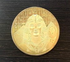Ancient Egyptian Pyramid Design Medallion Retro Collectible Approx 4cm Used