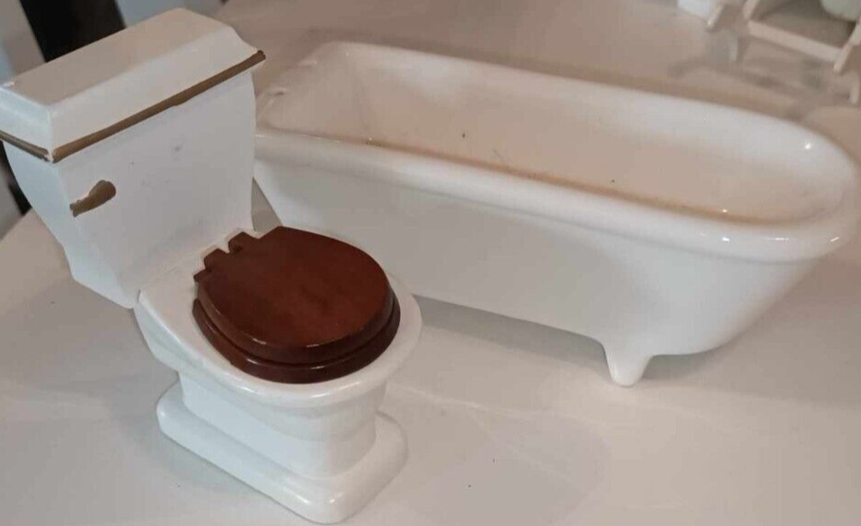 white Bathroom toilet & bath Dolls House Furniture 112 scale eBay