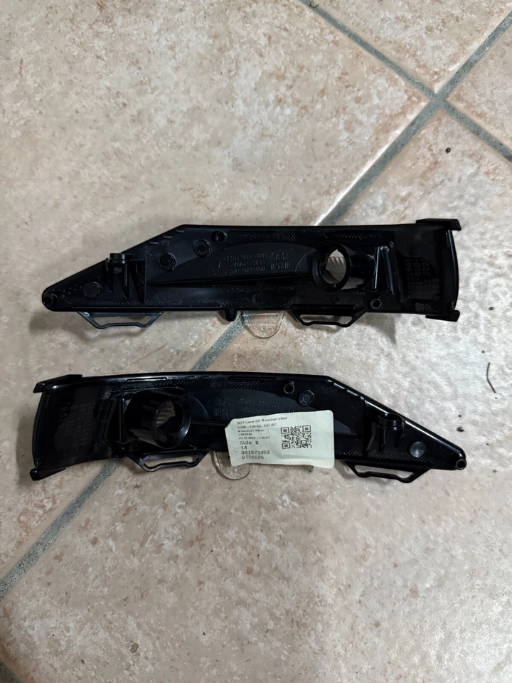 Ford Fiesta MK8 Coppia Allestimento Frecce Specchietto Retrovisore Originali - Immagine 2 di 2