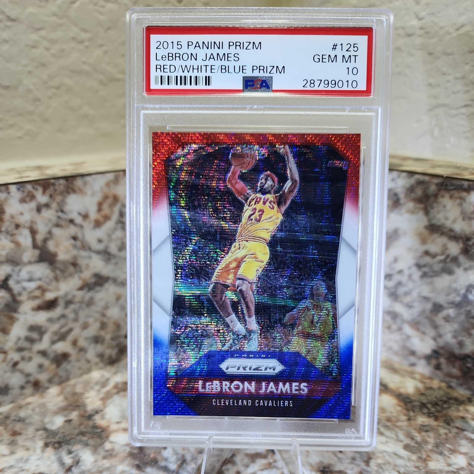 2015 PANINI PRIZM RED/WHITE/BLUE PRIZM #125 LEBRON JAMES PSA 10