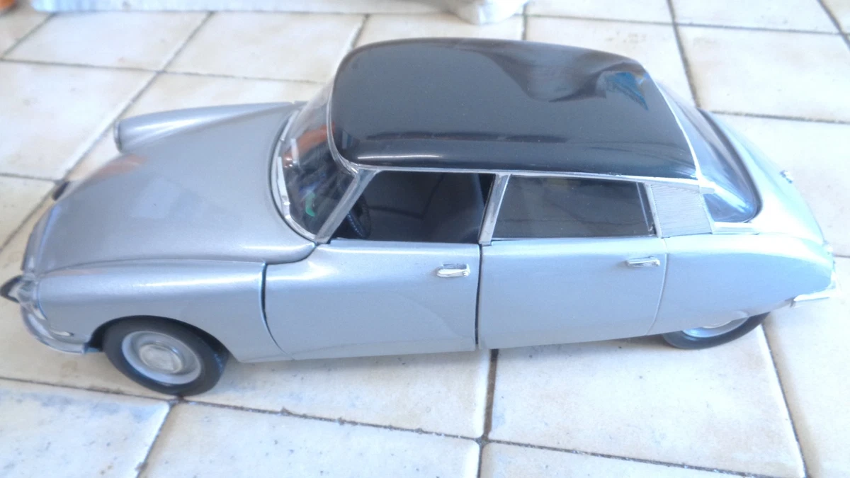 Citroen DS 19 Berline 1963 - Solido 1/18 | Acheter sur