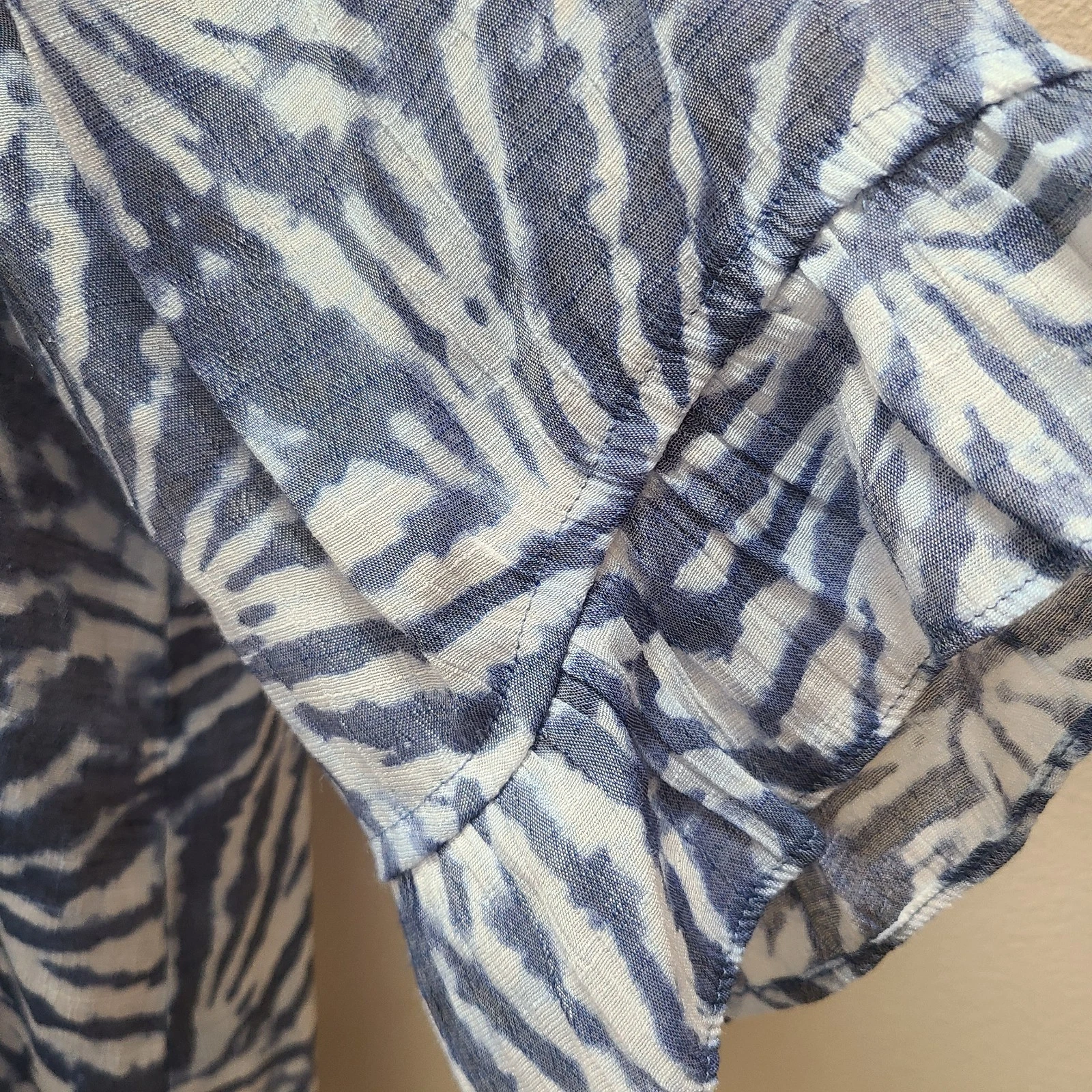 Top tunica Alyx donna L scollo a V con bottoni e volant manica corta blu trasparente