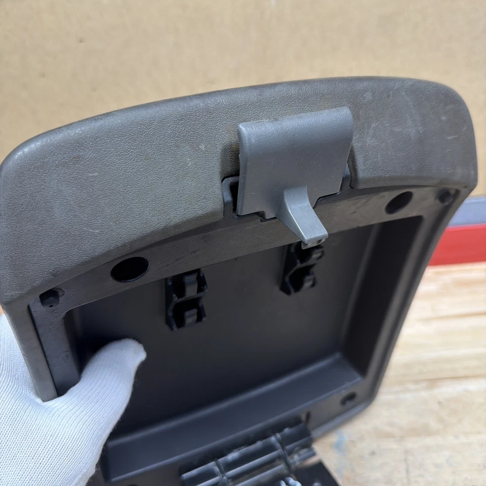 2005 - 2012 NISSAN Frontier Center Console Lid Arm Rest Pathfinder OEM 10.5" Foto 3 de 4