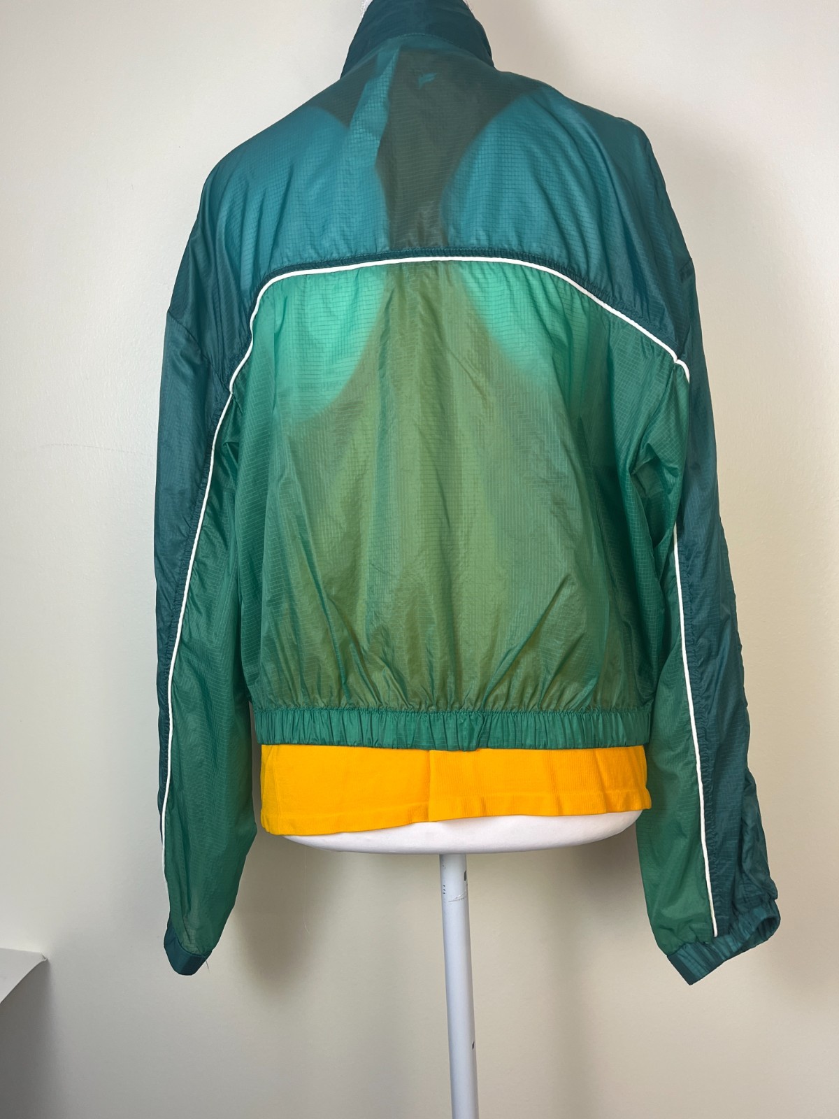 Fabletics Lightweight Windbreaker Jacket and Stre… - image 3
