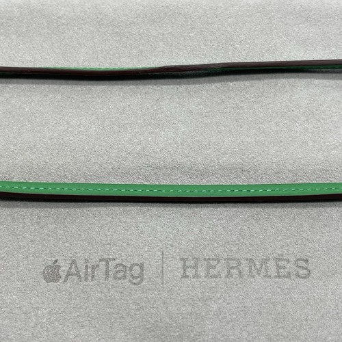 Apple Hermes Airtag z torebką Hermes Charm Swift skóra cielęca - zielony - Zdjęcie 11 z 22