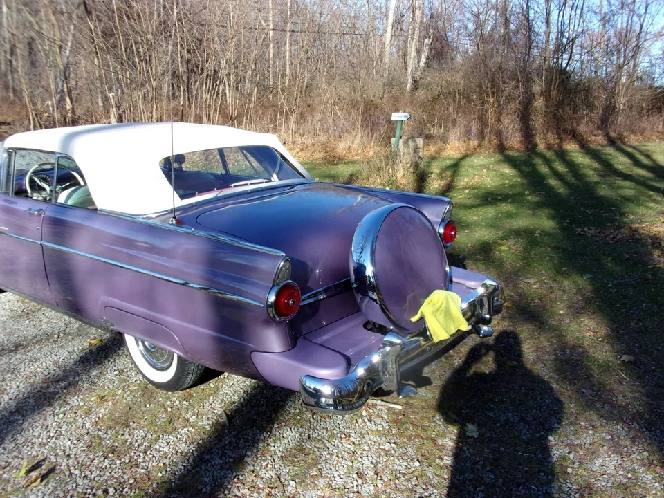 Ford Fairlane 1955 Foto 3 de 4