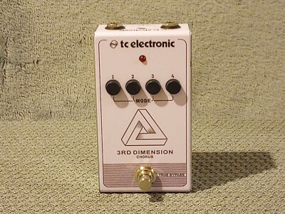 TC Electronic 3RD DIMENSION Classic Analog CHORUS Effect Pedal True Bypass